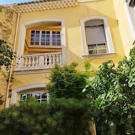 Entre Vignes Et Dentelles Hotel Courthezon Exterior photo