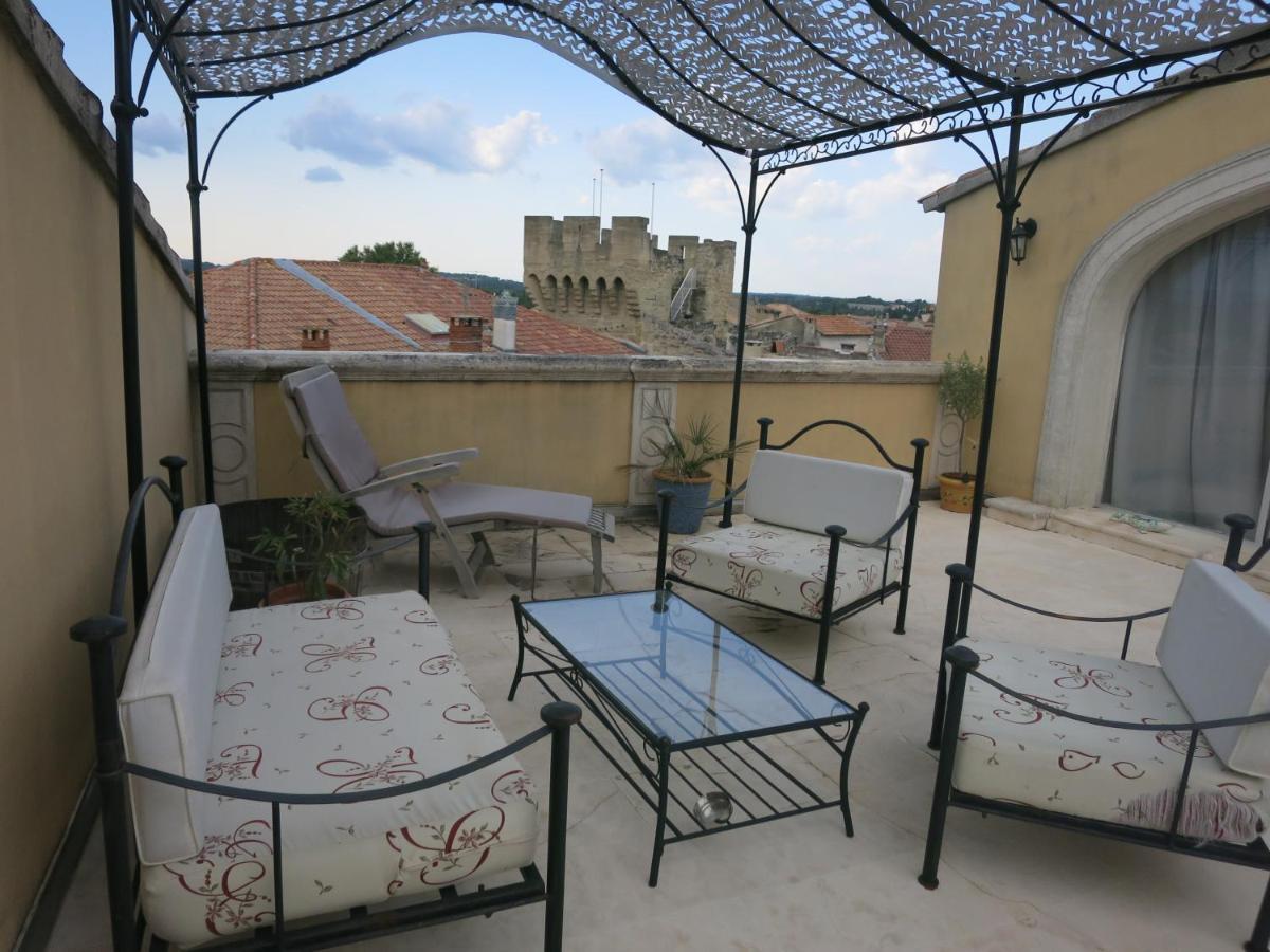 Entre Vignes Et Dentelles Hotel Courthezon Exterior photo
