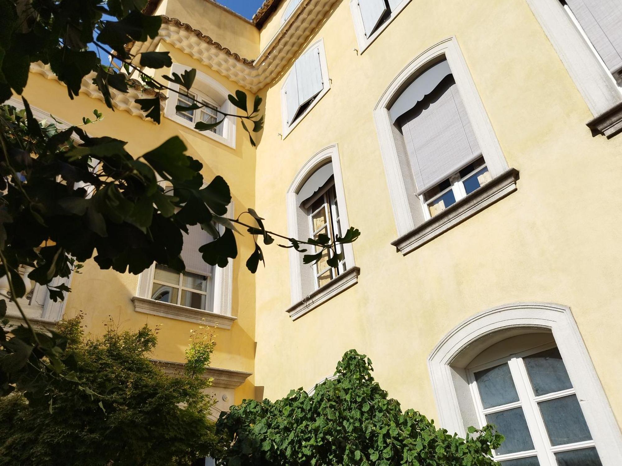 Entre Vignes Et Dentelles Hotel Courthezon Exterior photo