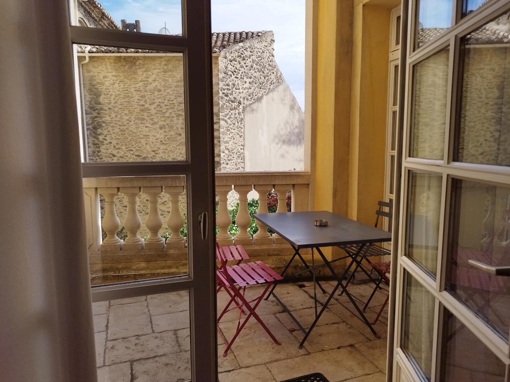 Entre Vignes Et Dentelles Hotel Courthezon Exterior photo